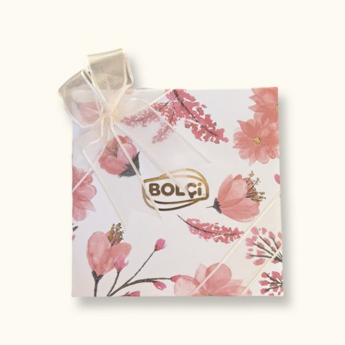 Bolci - Flower Box praliné válogatás - rózsaszín 96g